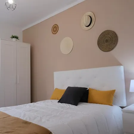 Cozy Apartment In City Center Пениши
